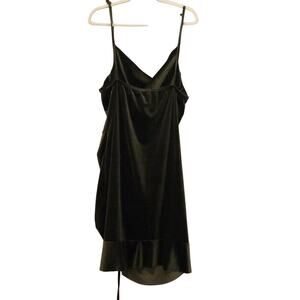 Green Velvet Dress Size 20 Pretty Little Thing Sleeveless Ruched Party Plus NEW